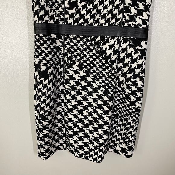 Guess Black White Sleeveless Houndstooth Printed Sheath Dress Size 10 - Picture 3 of 6